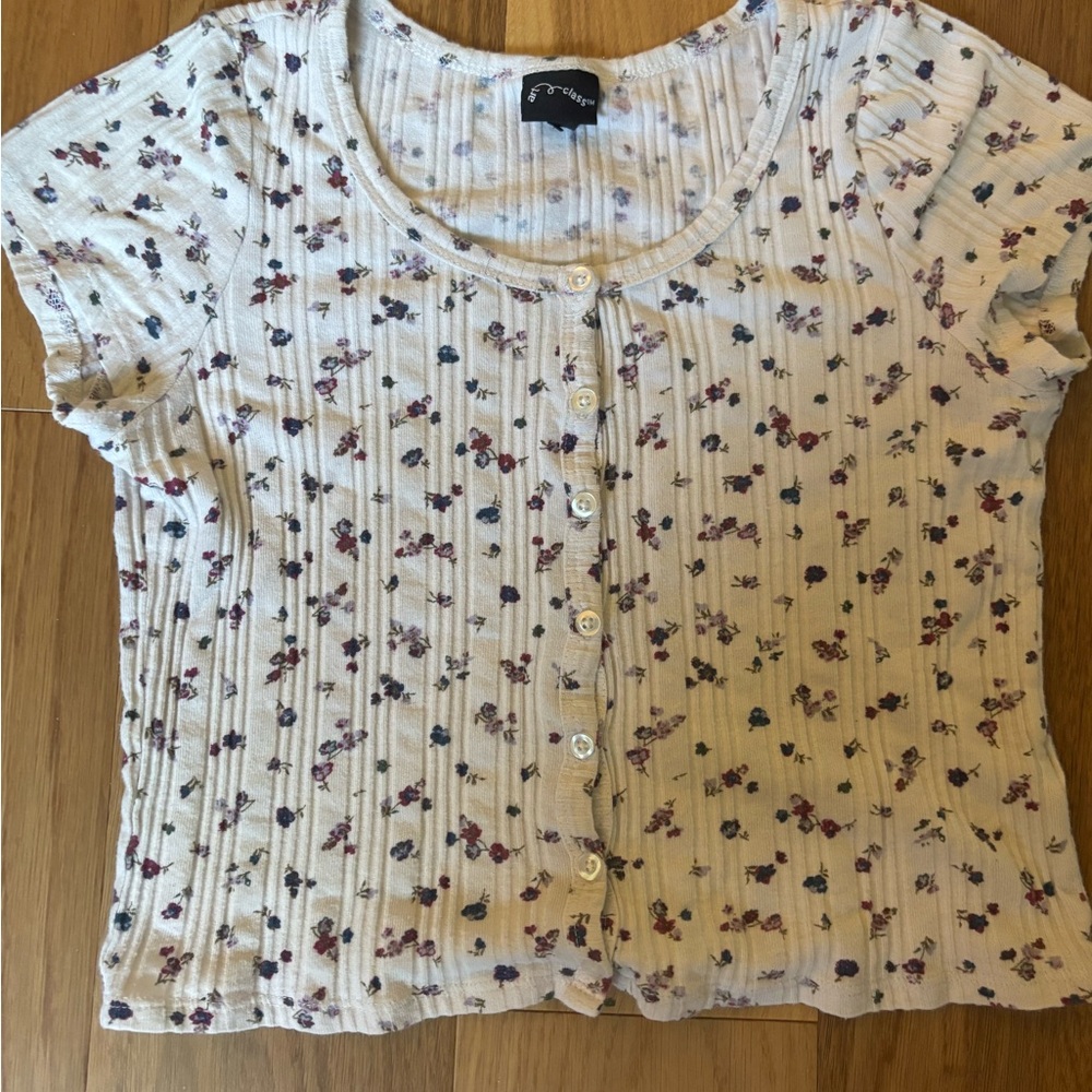 Art Class flower cropped shirt
